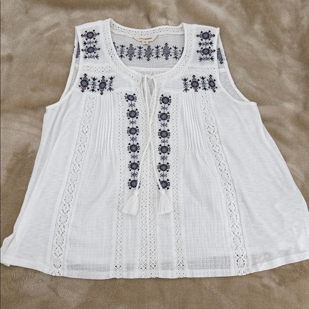Lucky Brand 🍀 Embroidered Sleeveless White Top NWOT